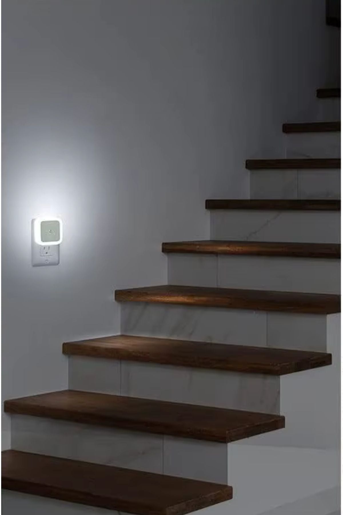 مصباح ذكي تلقائي للاضاءة الليلية