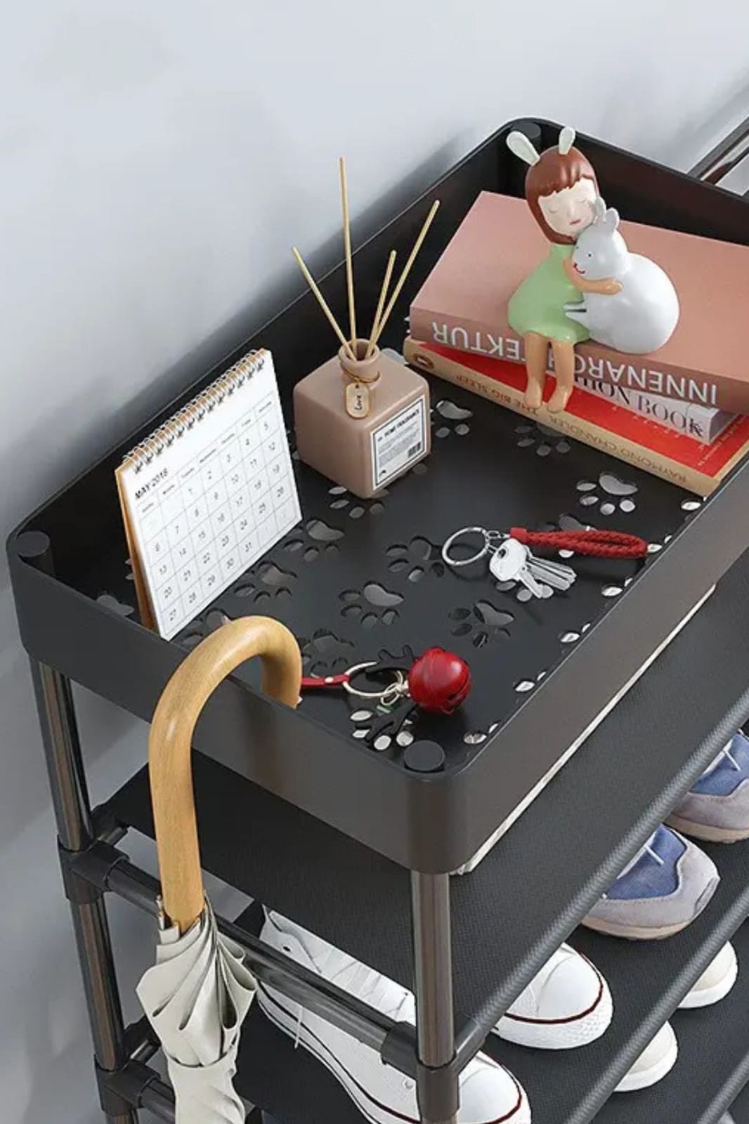 رف أحذية ومنظم متعدد الطبقات بتصميم عصري